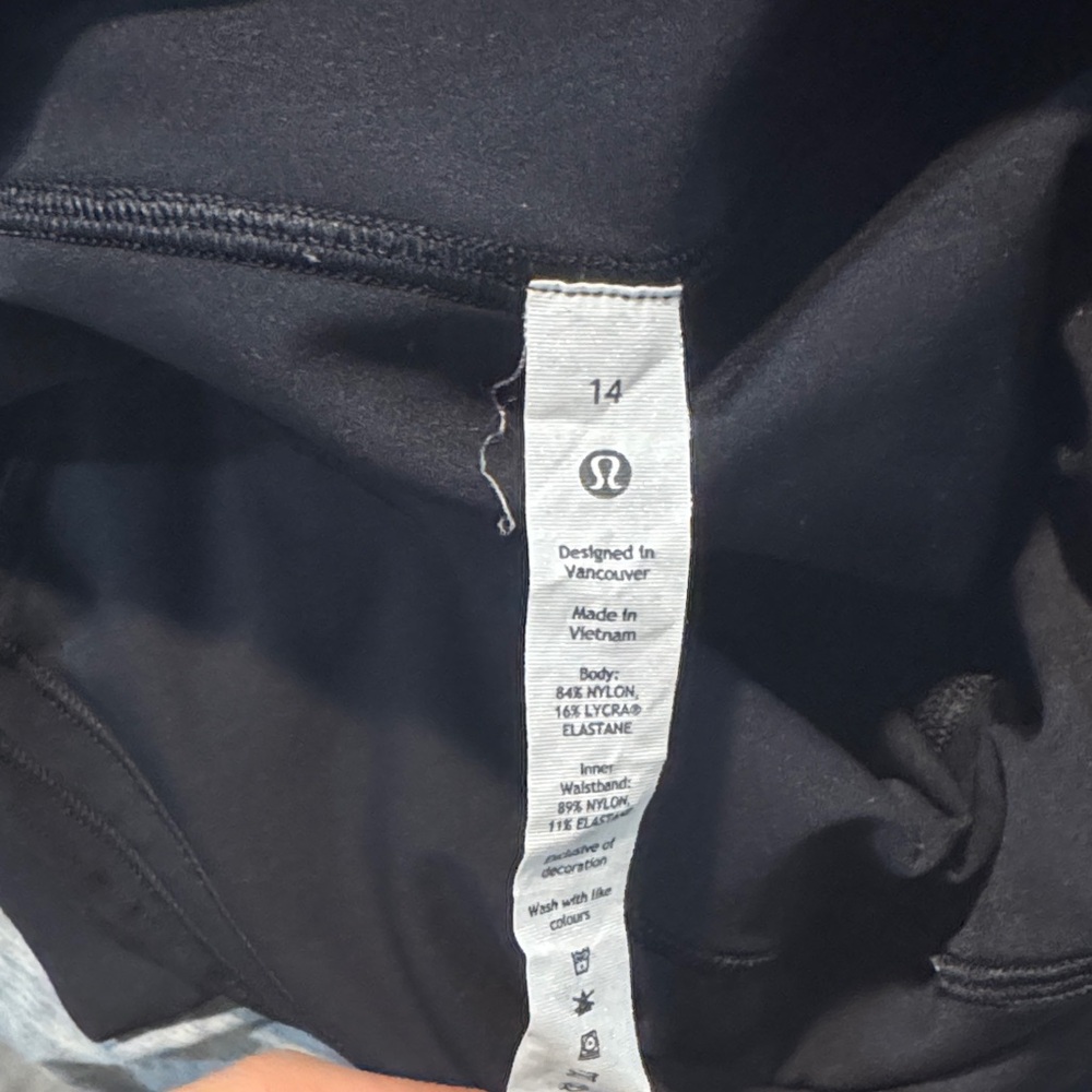 Lululemon Athletica Classic Black Leggings - Picture 4 of 4